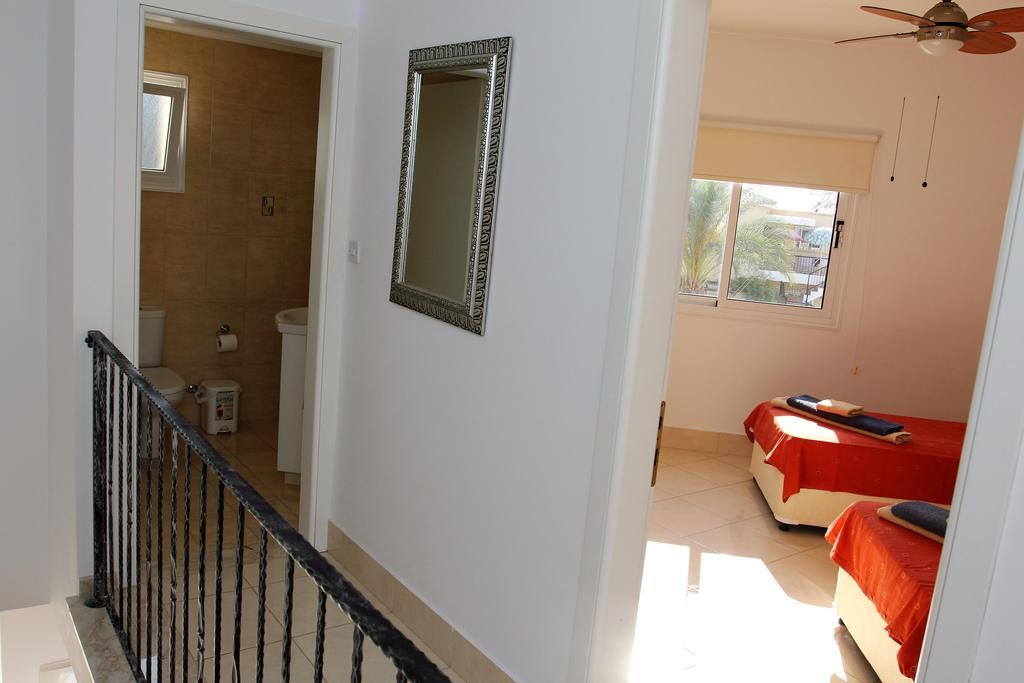 Villa Christina Paphos ภายนอก รูปภาพ