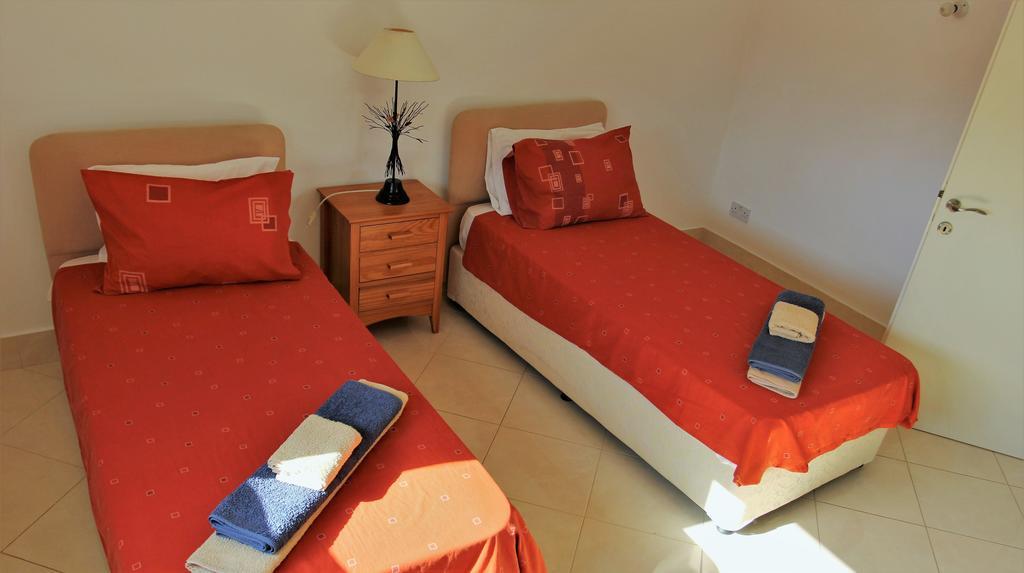 Villa Christina Paphos ภายนอก รูปภาพ