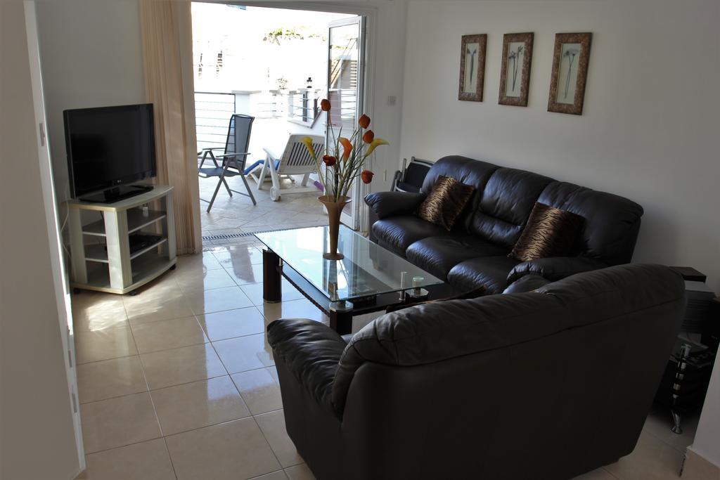 Villa Christina Paphos ภายนอก รูปภาพ