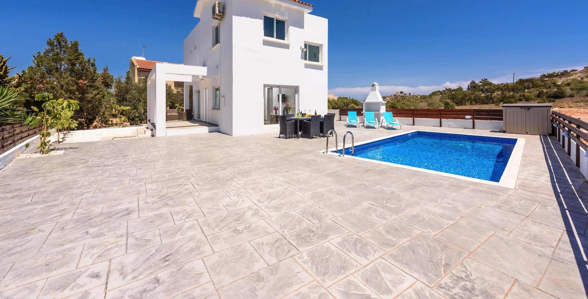 Villa Christina Paphos ภายนอก รูปภาพ