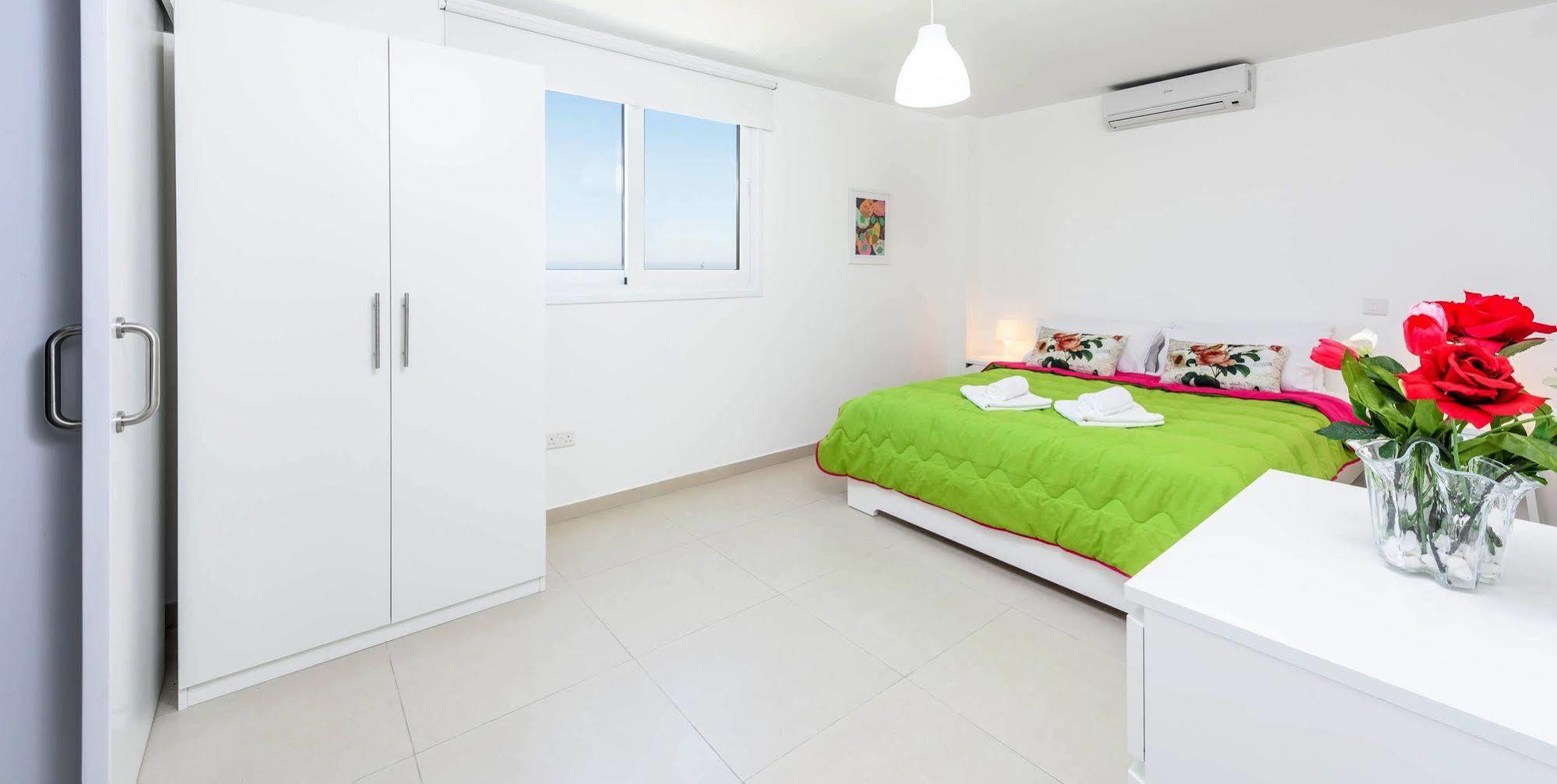Villa Christina Paphos ภายนอก รูปภาพ